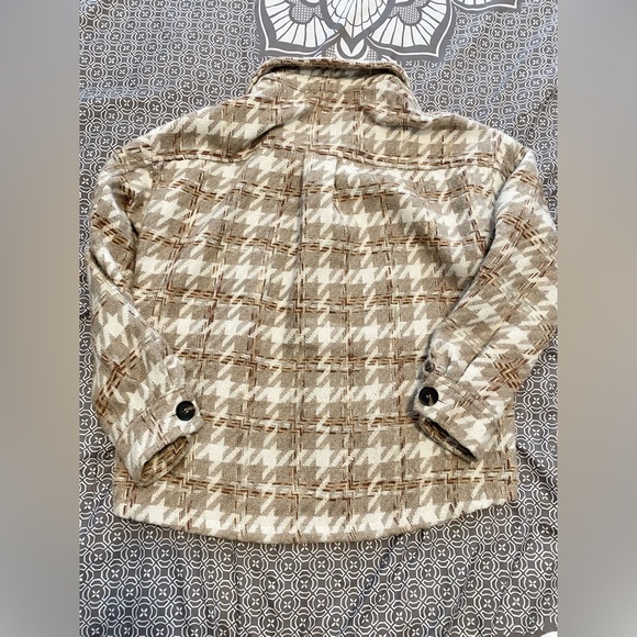 Houndstooth plaid shacket - Picture 4 of 4